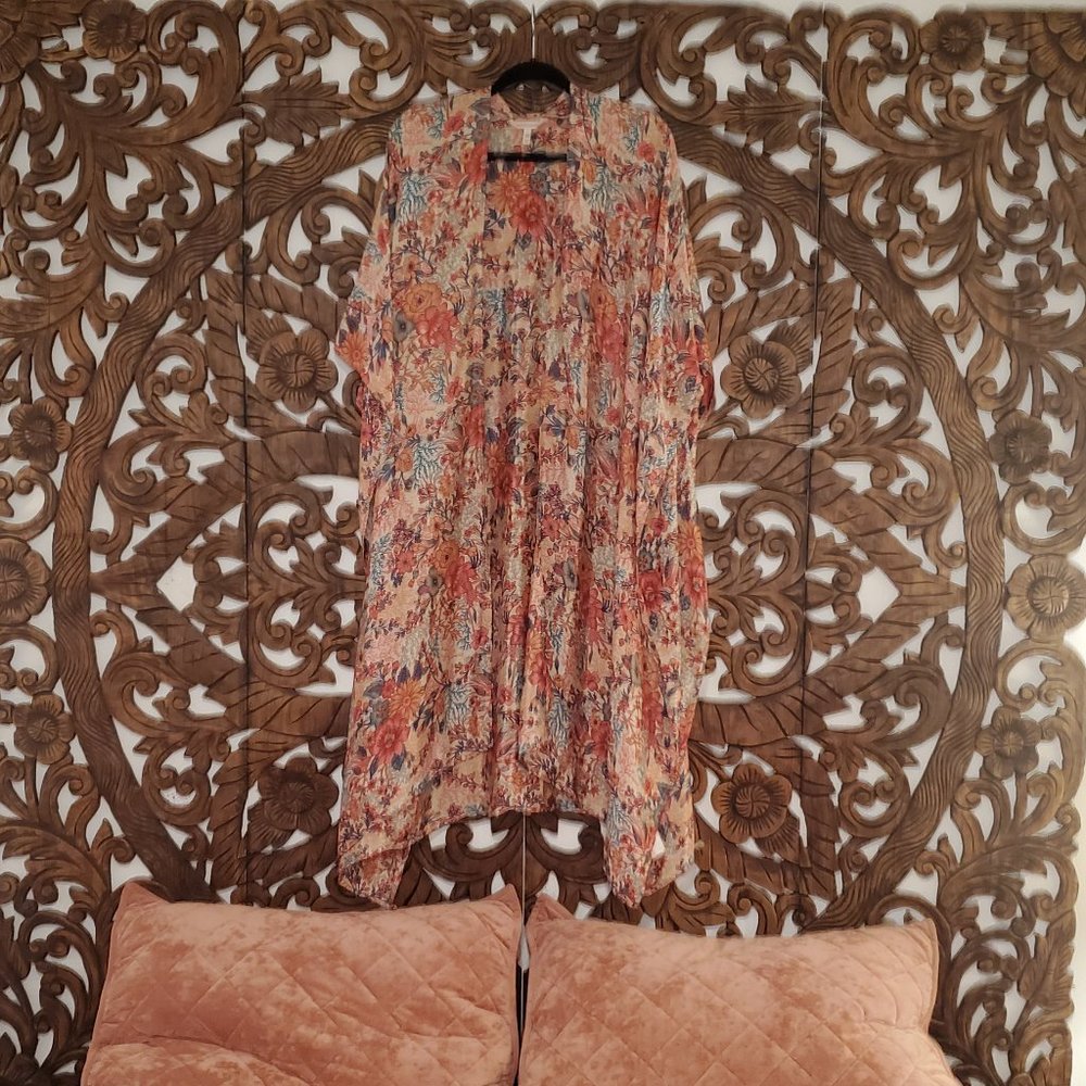 Soft Surrounding Kimono